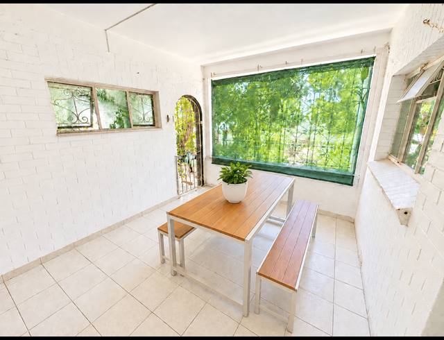 2 BEDROOM APARTMENT FOR SALE IN ESSENWOOD